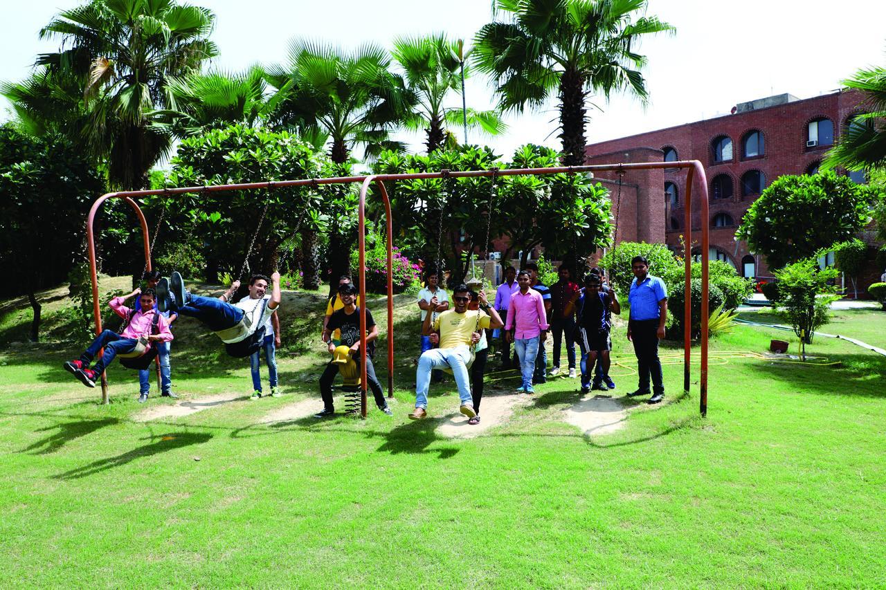 Magsons Resorts Vrindavan Kosi Exterior photo